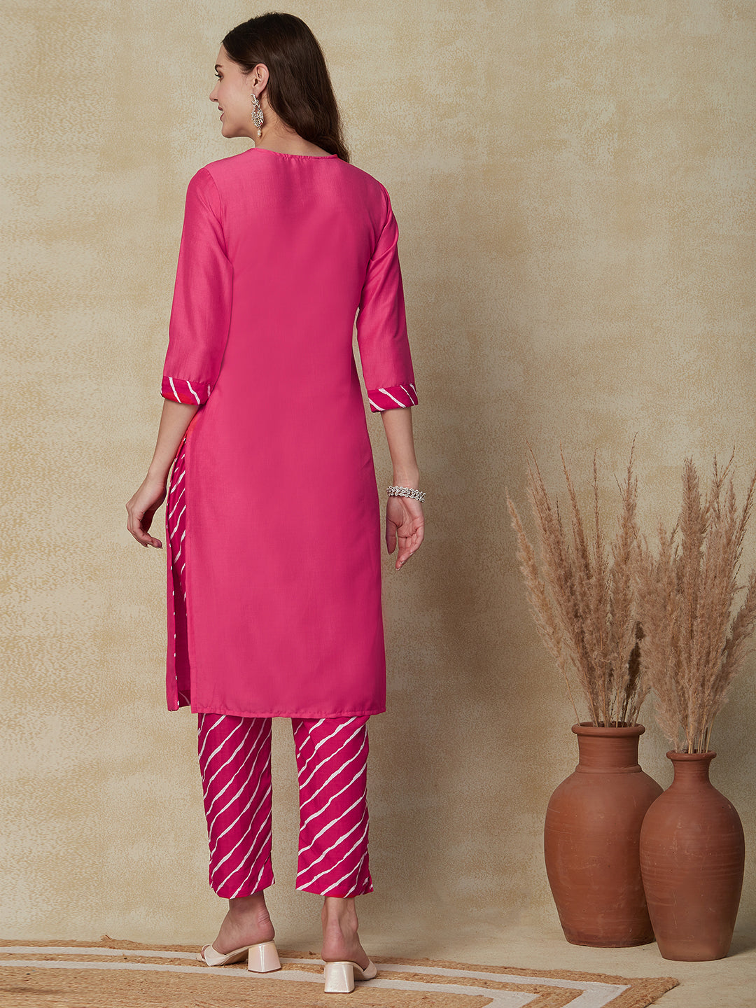 Solid Resham Embroidered Kurta With Lehriya Pants - Pink