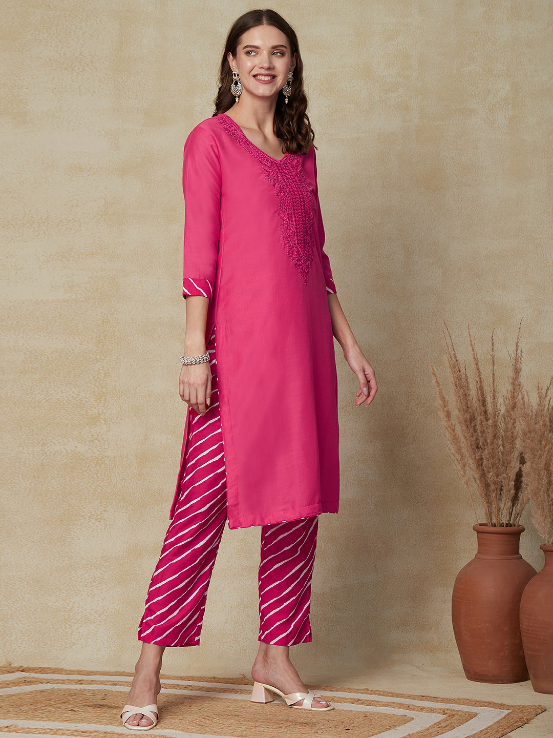 Solid Resham Embroidered Kurta With Lehriya Pants - Pink