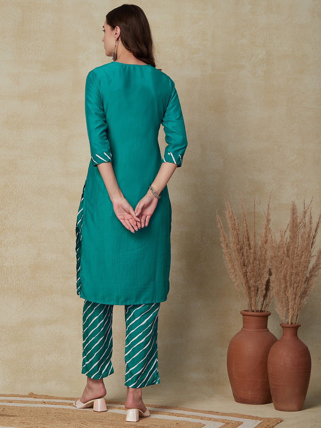 Solid Resham Embroidered Kurta With Lehriya Pants - Sea Green