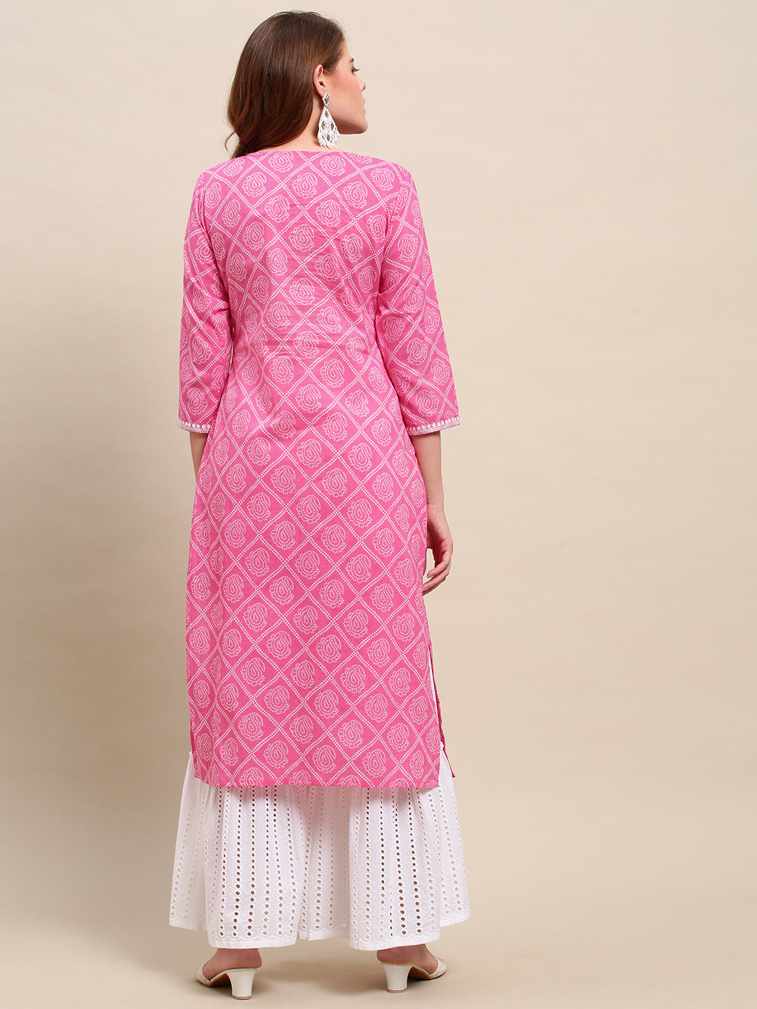 Floral Chikankari Embroidered Bandhani Printed Straight Fit Kurta - Pink
