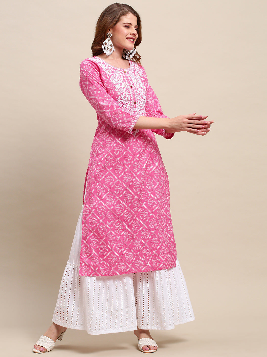 Floral Chikankari Embroidered Bandhani Printed Straight Fit Kurta - Pink