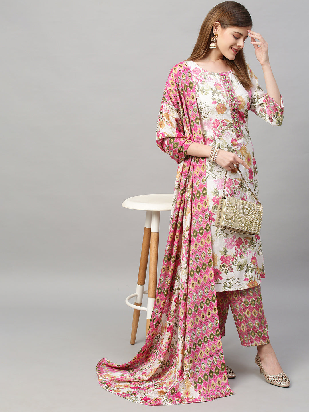 Floral Printed Straight Fit Kurta with Pants and Dupatta - White