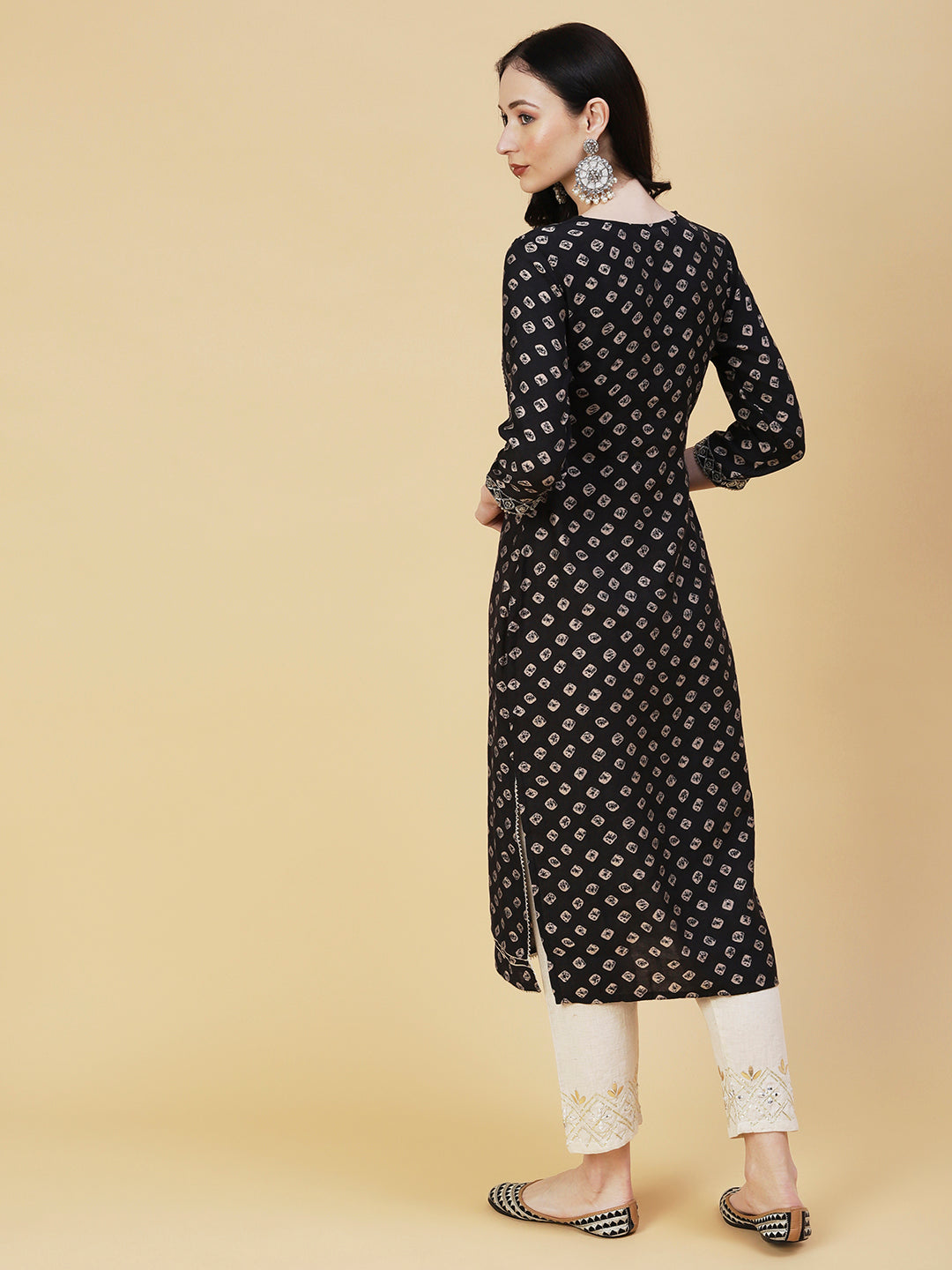 Bandhani Printed & Embroidered Straight Fit Kurta - Black