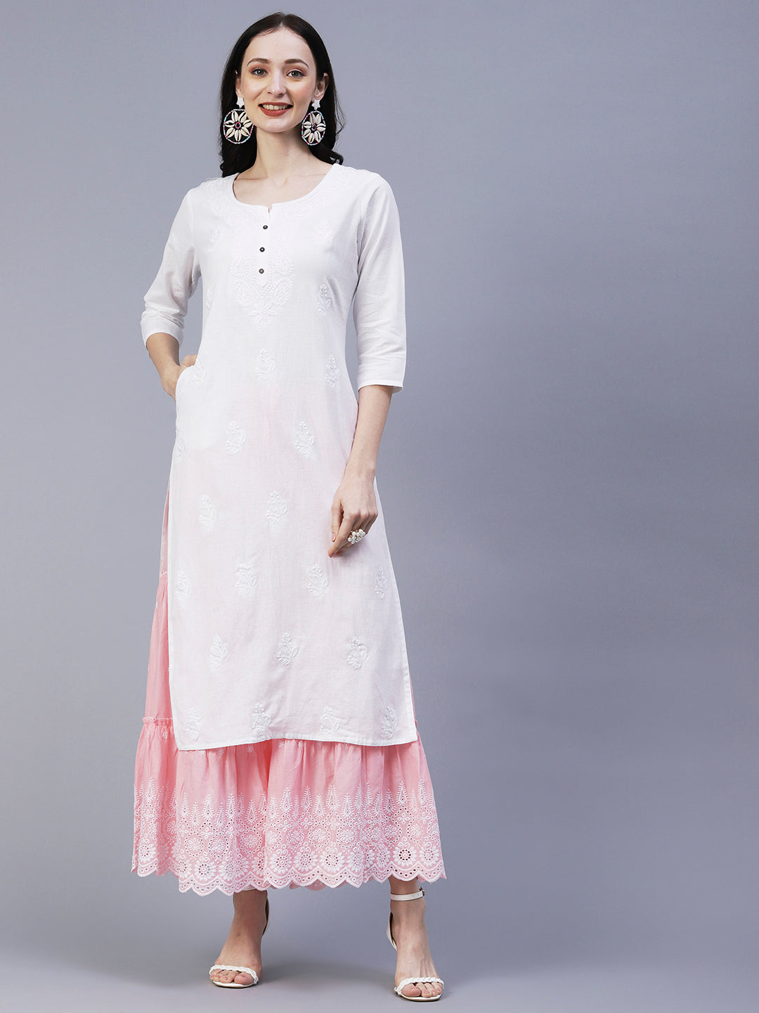 Solid Floral & Paisley Chikankari Embroidered Kurta - White