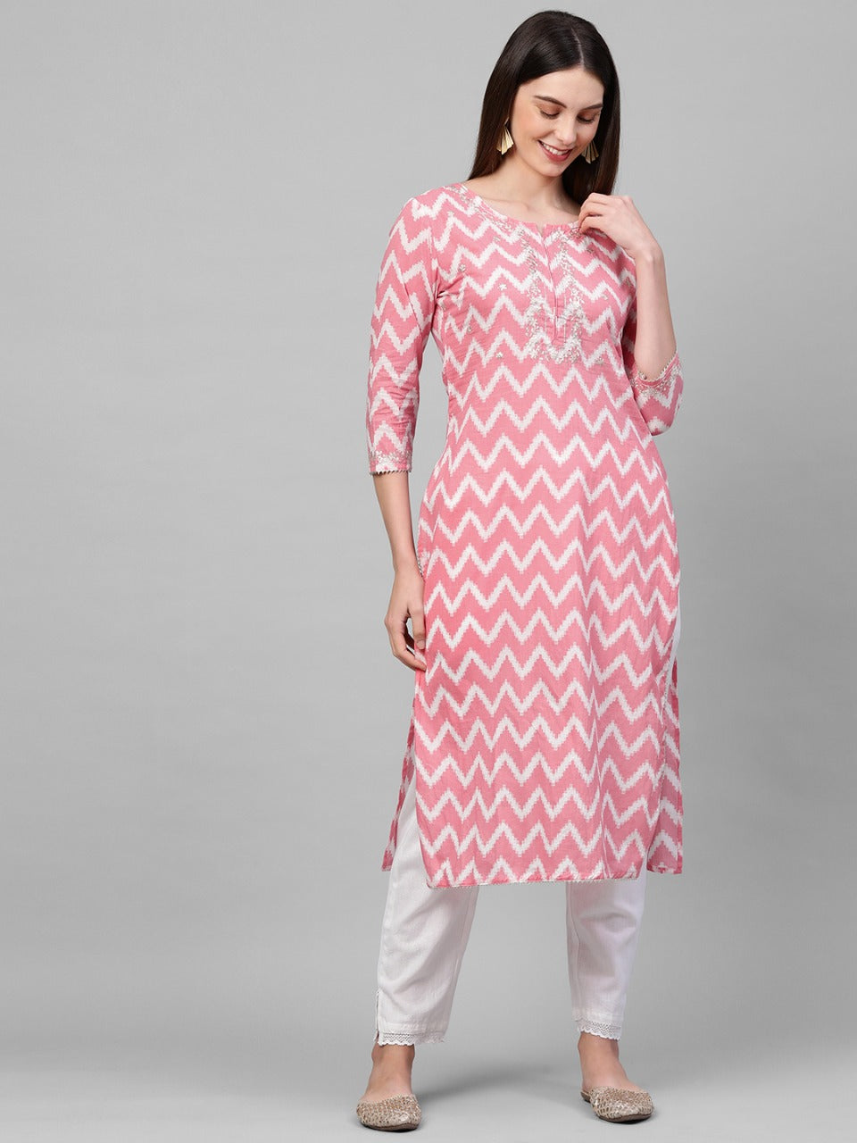 Chevron Printed & Zari Embroidered Kurta With Solid Pant & 2-Ply Mask - Pink