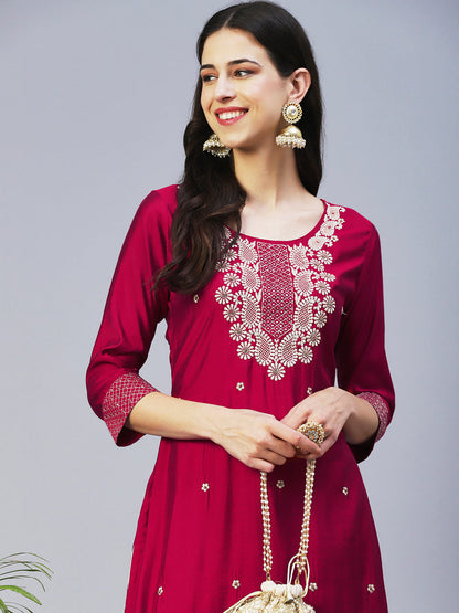 Solid Resham & Beads Embroidered Kurta - Red