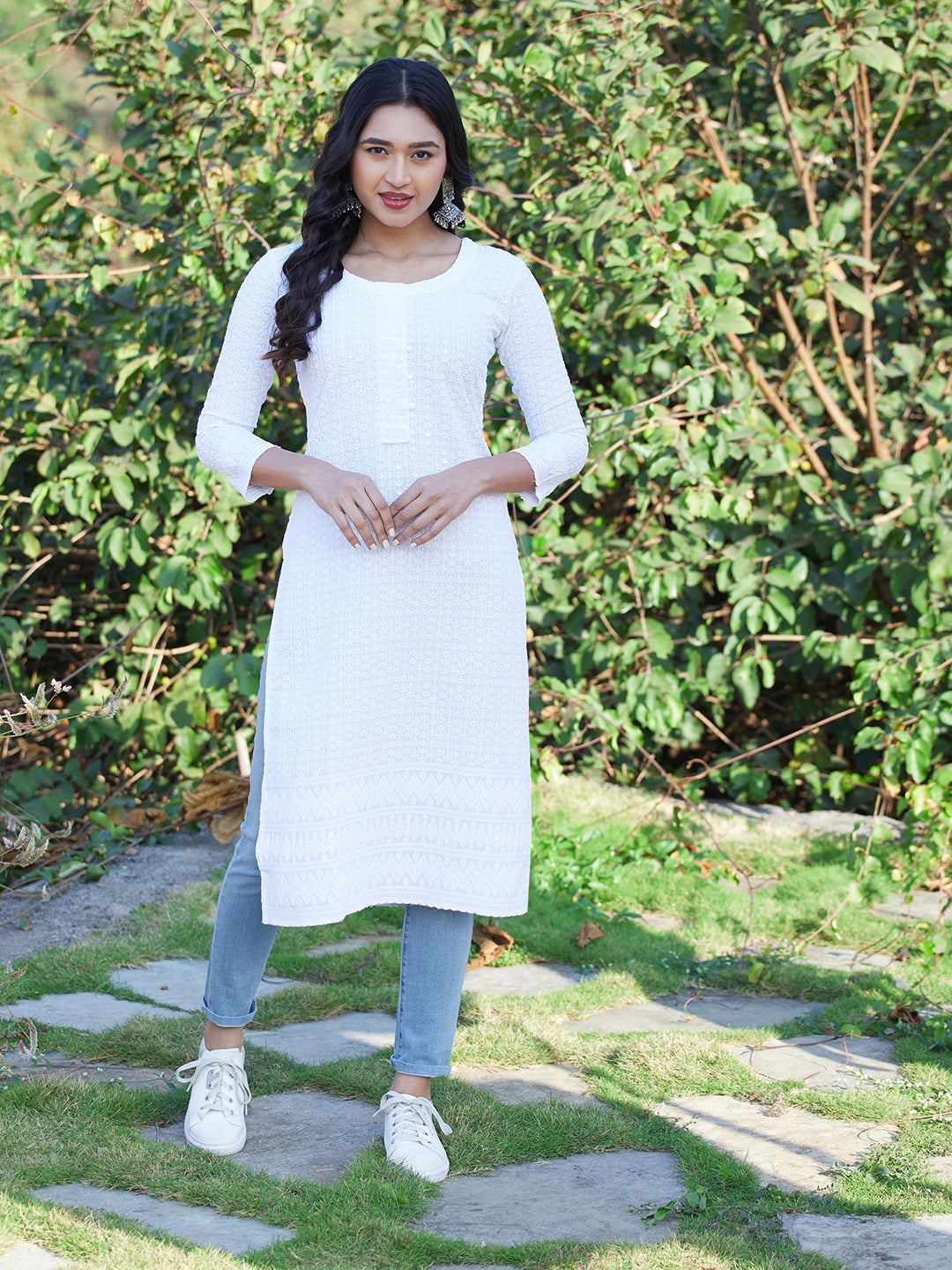 Chikankari Embroidered Straight Fit Kurta - White