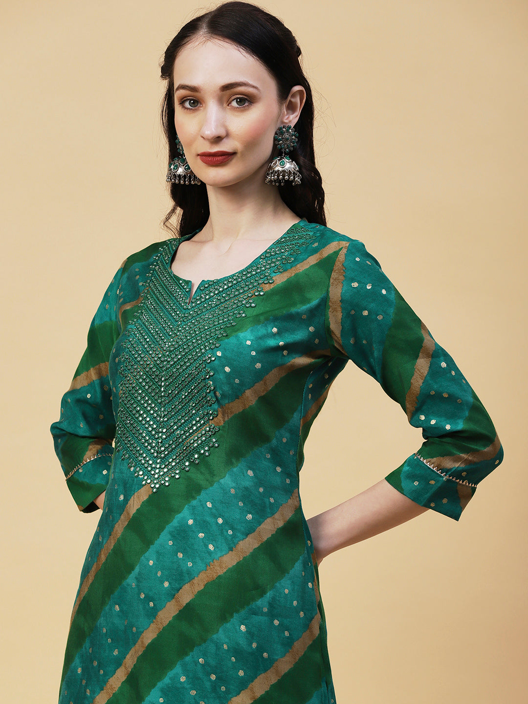 Lehriya & Foil Printed Mirror & Resham Embroidered Kurta With Pants - Green