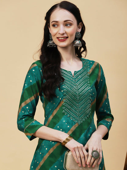 Lehriya & Foil Printed Mirror & Resham Embroidered Kurta With Pants - Green