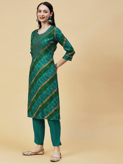 Lehriya & Foil Printed Mirror & Resham Embroidered Kurta With Pants - Green