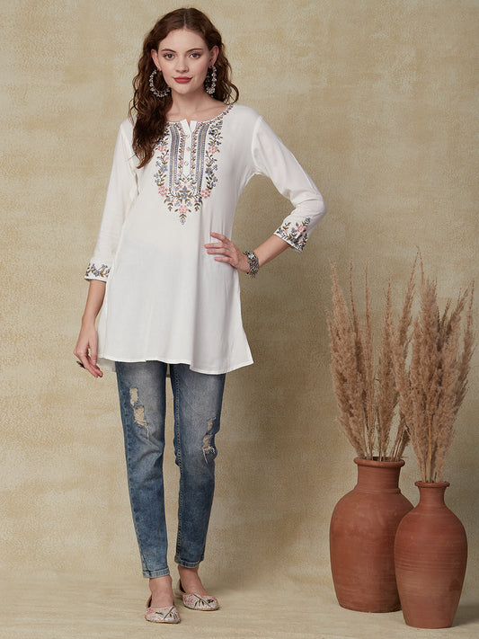 Solid Floral Embroidered Straight Fit Kurta - White