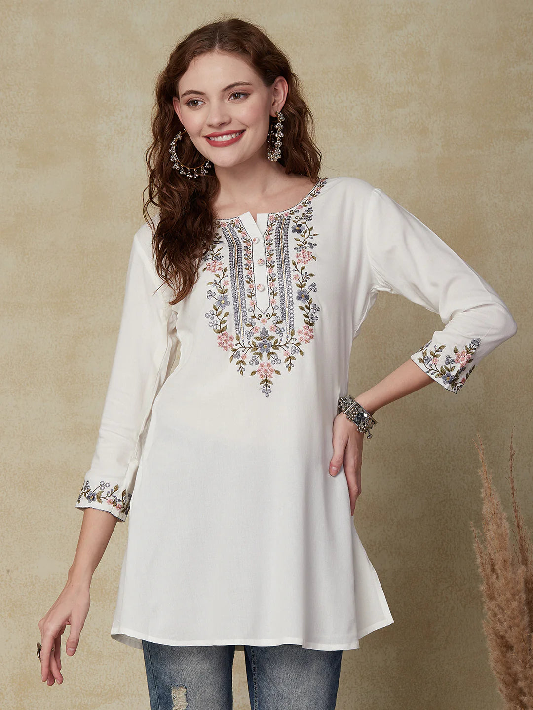 Solid Floral Embroidered Straight Fit Kurta - White
