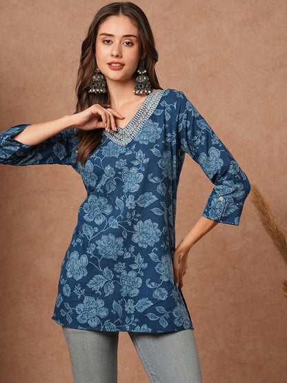 Floral Printed & Zari Embroidered Straight Fit Kurti - Blue