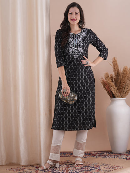 Ethnic Floral Embroidered & Checks Woven Straight Fit Kurta - Black