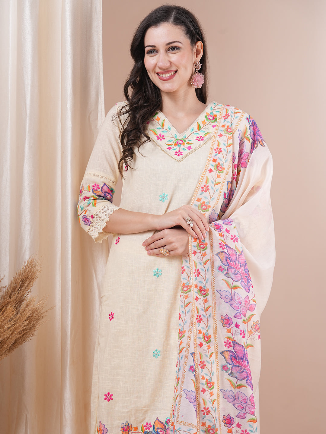 Solid Floral Embroidered Straight Fit Kurta with Pant & Dupatta - White