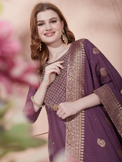 Solid Floral Hand Embroidered Straight Fit Kurta With Pant & Dupatta - Lavender