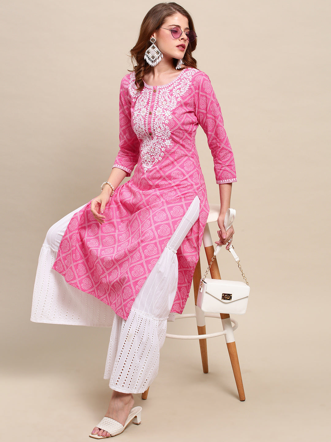Floral Chikankari Embroidered Bandhani Printed Straight Fit Kurta - Pink