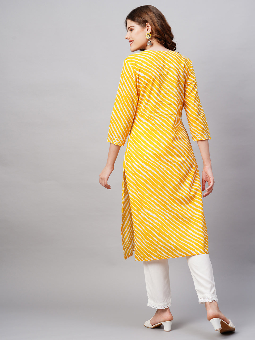 Leheriya Printed & Ethnic Embroidered Straight Fit Kurta - Yellow
