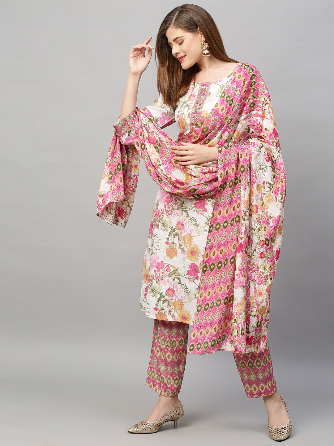 Floral Printed Straight Fit Kurta with Pants and Dupatta - White