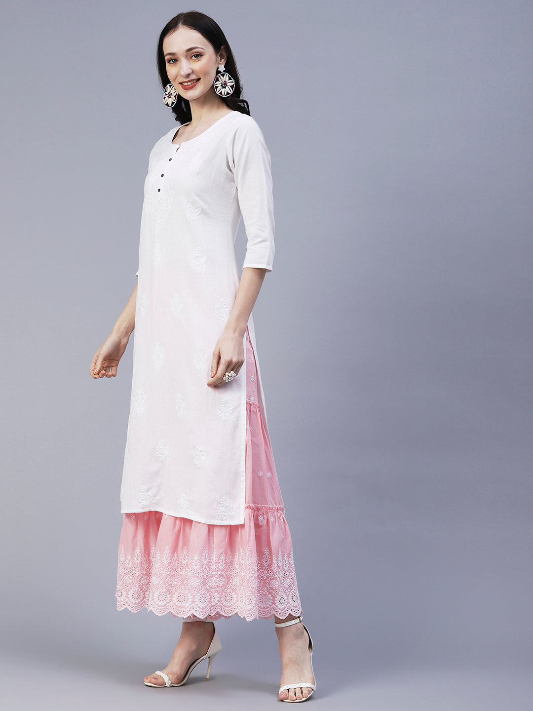 Solid Floral & Paisley Chikankari Embroidered Kurta - White