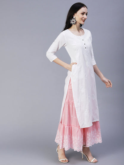 Solid Floral & Paisley Chikankari Embroidered Kurta - White